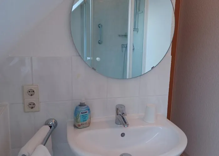 Doppelzimmer Mit Bad Neben Skyblick 홈스테이 빌링겐